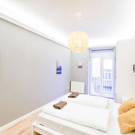 Riverside In Downtown Apartment *